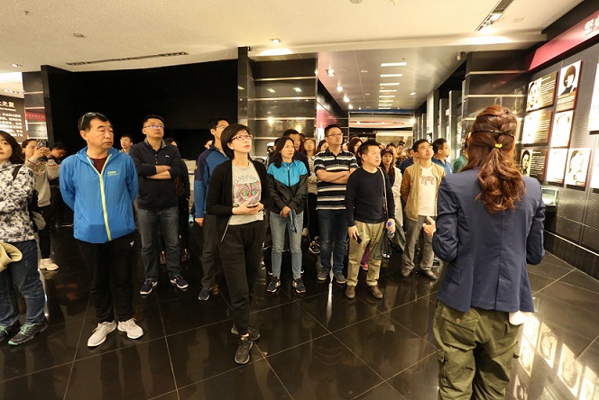 党员师生参观东北抗联纪念馆.jpg 党员师生参观东北抗联纪念馆.jpg